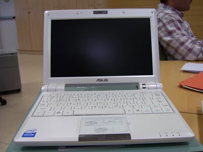 ASUS Eee PC 900 0010.jpeg
